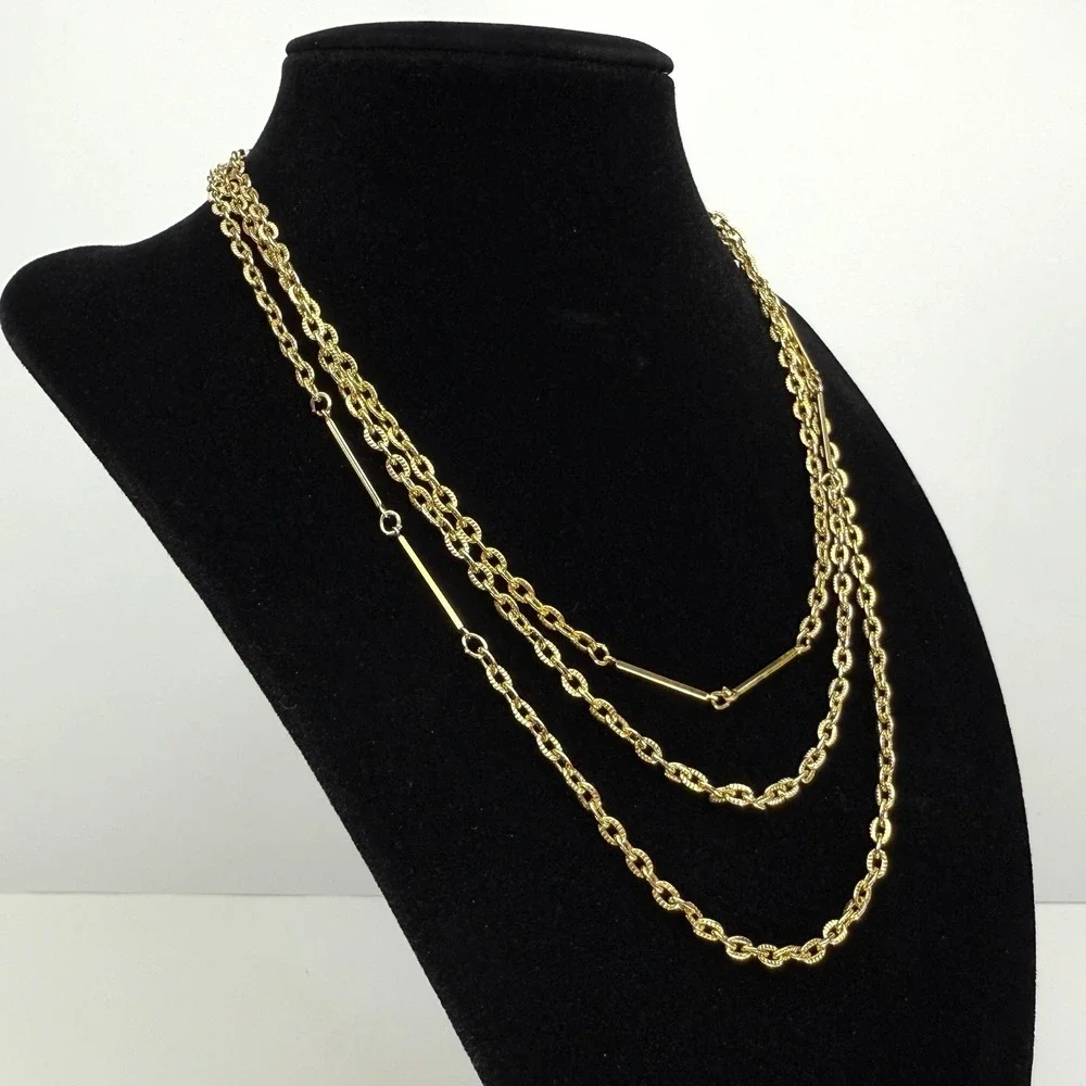 Necklace long gold